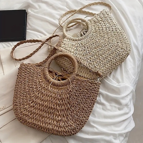 Minimalist Summer Straw Bag - Picture 2 of 5